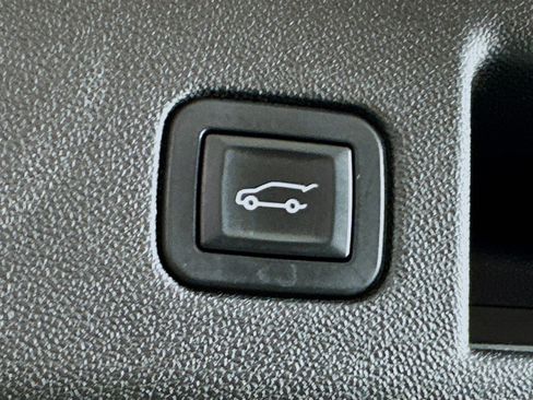 Used 2018 Chevrolet Equinox LT w/ Sun & Infotainment Package image 29