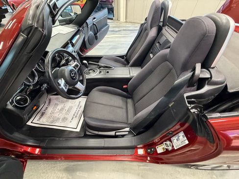 Used 2007 MAZDA MX-5 Miata Touring w/ Appearance Pkg RWD image 40