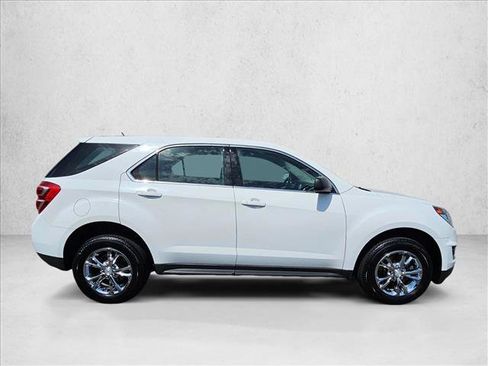 Used 2017 Chevrolet Equinox LS AWD/4WD image 6