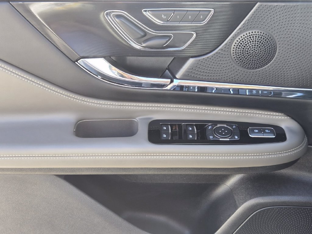 Used 2024 Lincoln Corsair Grand Touring AWD/4WD image 22