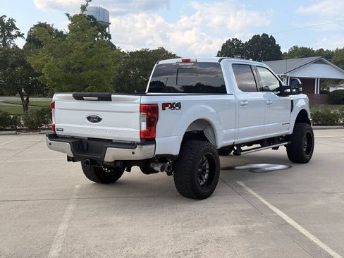 Used 2017 Ford F250 Lariat w/ Lariat Value Package AWD/4WD image 6