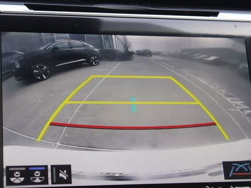 Used 2019 Toyota Camry XLE image 31