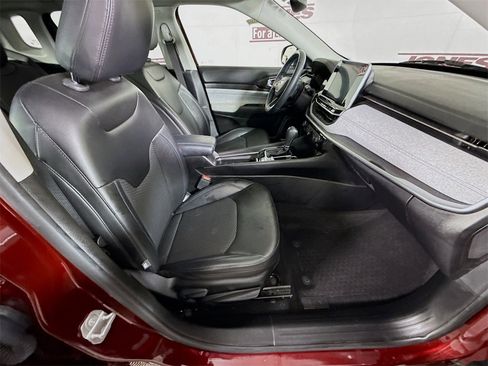 Used 2022 Jeep Compass Latitude w/ Sun and Sound Group image 32