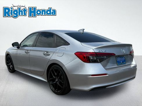 Used 2024 Honda Civic Sport image 4