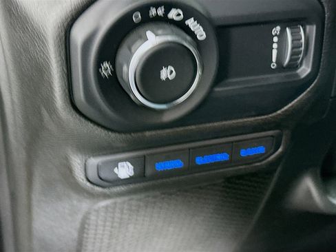 Used 2023 Jeep Wrangler Sahara image 17