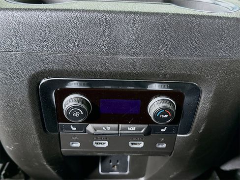 Used 2024 Chevrolet Suburban High Country w/ Advanced Technology Package image 12