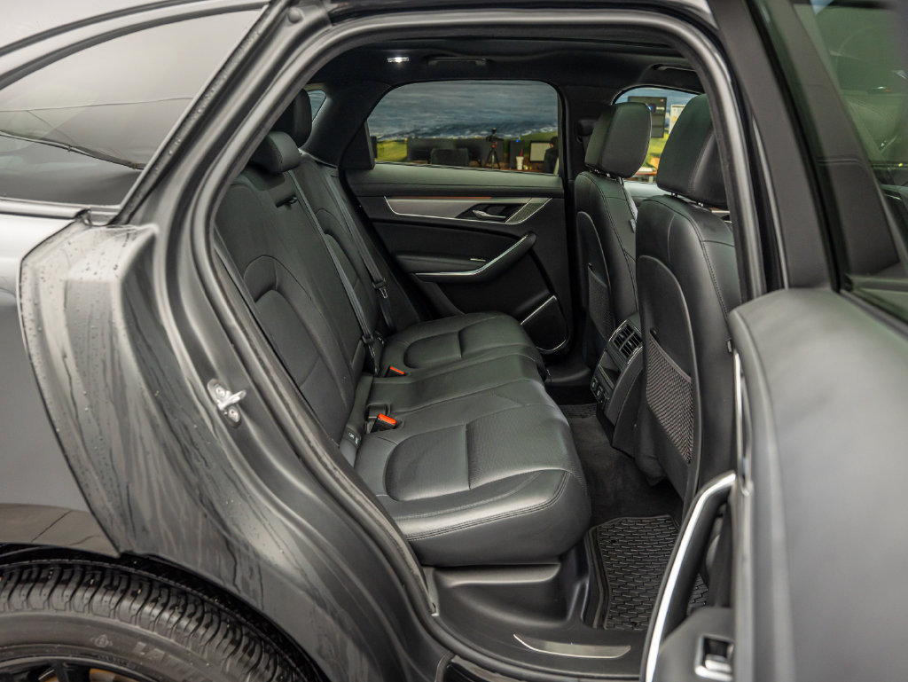 Used 2021 Jaguar F-PACE S AWD/4WD image 33