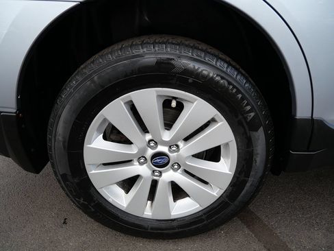Used 2017 Subaru Outback 2.5i Premium AWD/4WD image 38