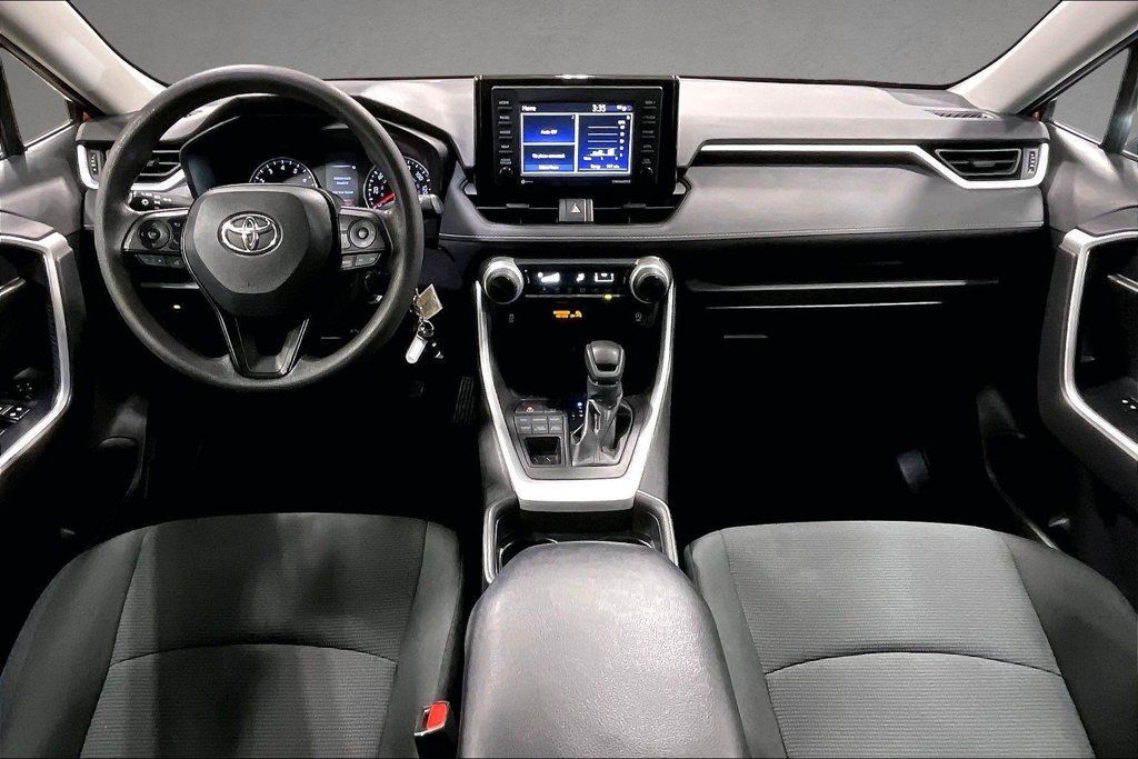 Used 2021 Toyota RAV4 LE w/ Carpet Mat Package (TMS) AWD/4WD image 8