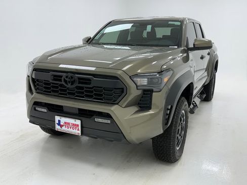 New 2026 Toyota Tacoma TRD Off-Road AWD/4WD image 4