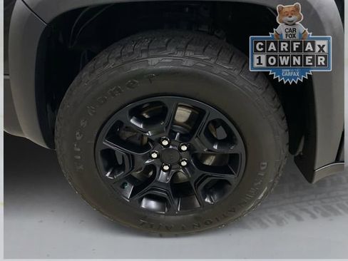 Used 2022 Jeep Cherokee Trailhawk w/ Trailer Tow Group AWD/4WD image 18