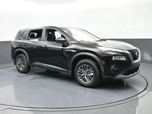 Used 2023 Nissan Rogue S image 8