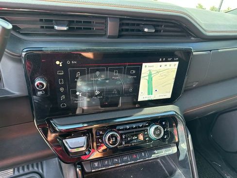 Used 2025 GMC Sierra 2500 AT4 w/ AT4 Premium Plus Package image 19