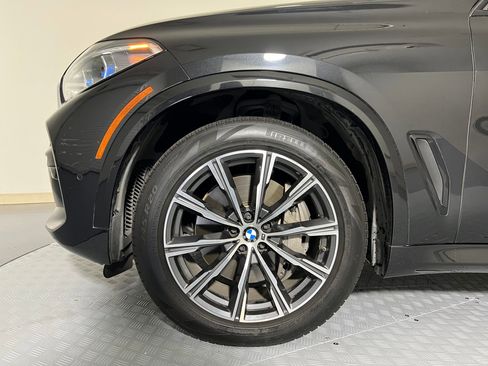 Used 2019 BMW X5 xDrive50i w/ M Sport Package image 10