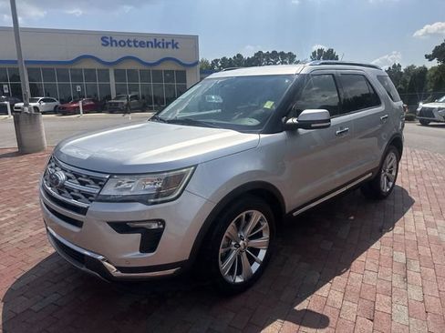 Used 2019 Ford Explorer Limited w/ Class III Trailer Tow Package FWD image 32