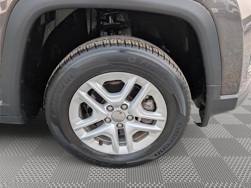 Used 2018 Jeep Compass Sport AWD/4WD image 9