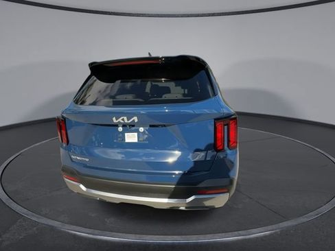 Used 2025 Kia Sorento S w/ Panoramic Sunroof Package image 7
