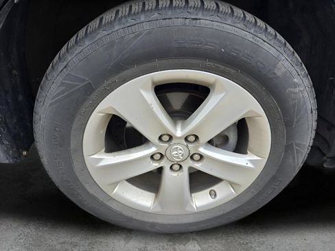 Used 2013 Toyota RAV4 XLE AWD/4WD image 15