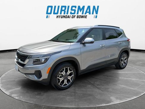 Used 2023 Kia Seltos EX AWD/4WD image 2