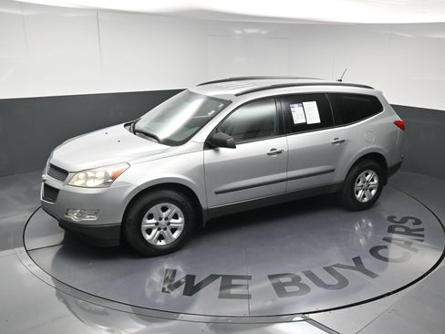 Used 2011 Chevrolet Traverse LS FWD image 29