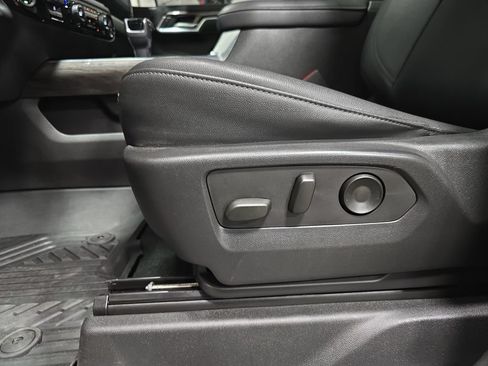 Used 2022 Chevrolet Silverado 1500 LTZ AWD/4WD image 31