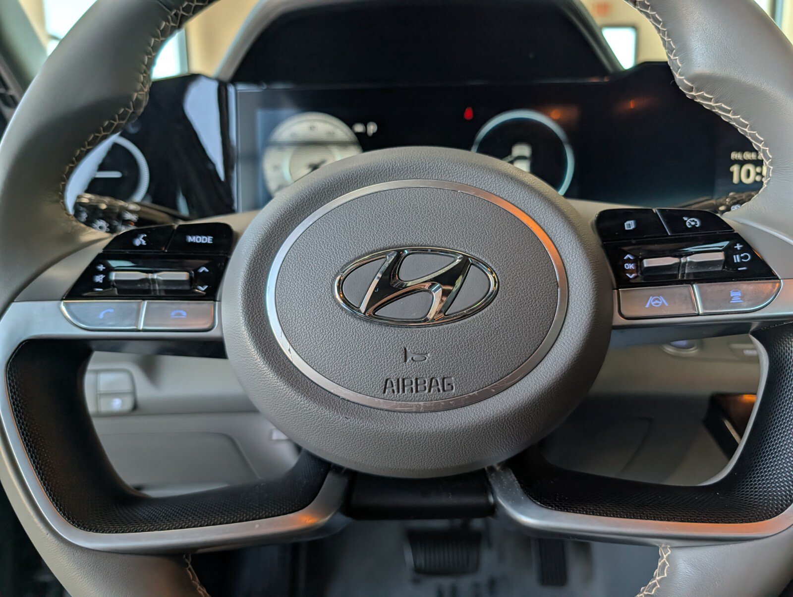 Used 2023 Hyundai Elantra SEL w/ Convenience Package FWD image 15
