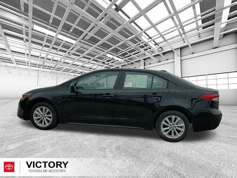 Used 2026 Toyota Corolla LE w/ LE Premium Package FWD image 6