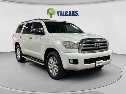 Used 2014 Toyota Sequoia Platinum AWD/4WD image 7