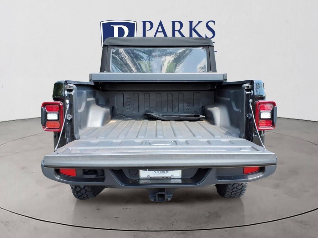 Used 2024 Jeep Gladiator Sport AWD/4WD image 32