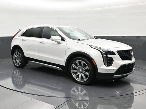 Used 2023 Cadillac XT4 Premium Luxury w/ Driver Assist Package FWD image 7