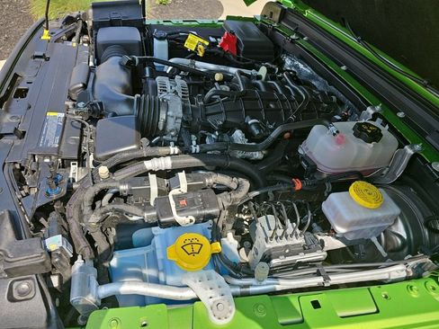 Certified 2026 Jeep Wrangler Unlimited Sahara w/ Safety Group AWD/4WD image 37
