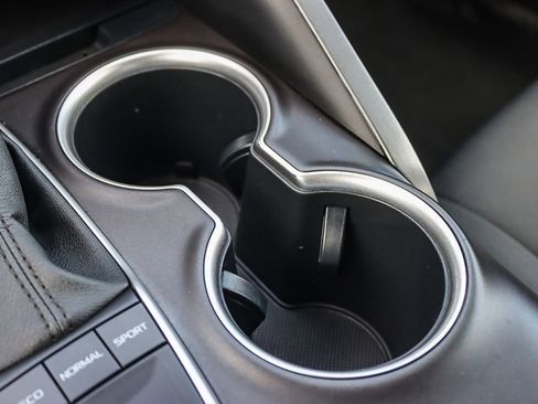 Used 2023 Toyota Camry LE image 28