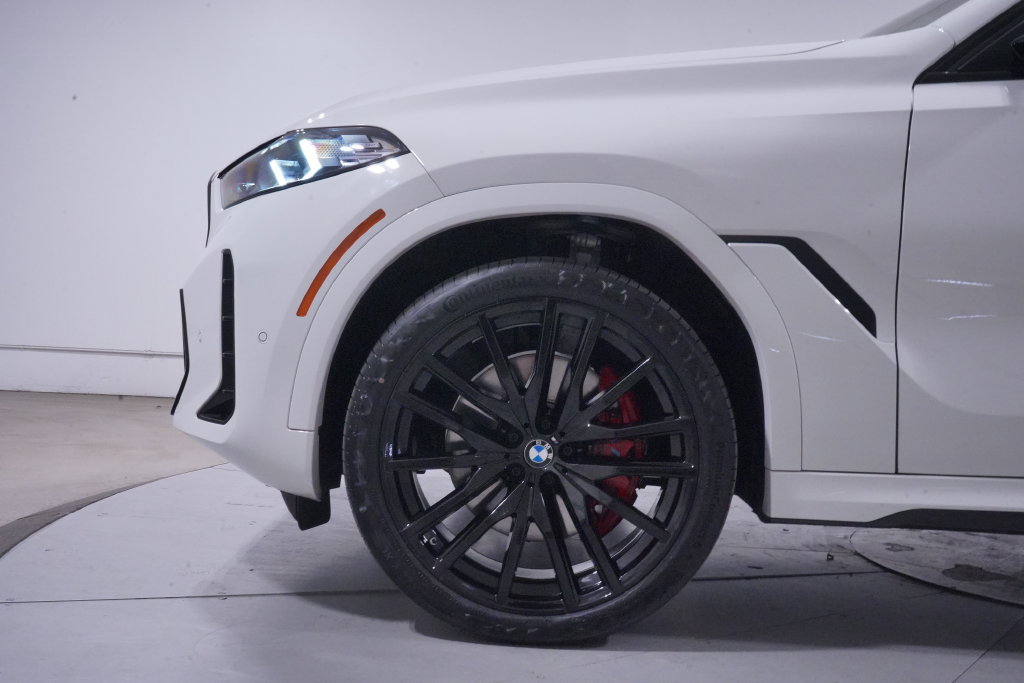 Used 2024 BMW X6 xDrive40i w/ M Sport Professional Package AWD/4WD image 2
