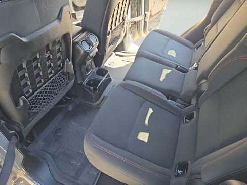 Used 2021 Jeep Gladiator Rubicon w/ LED Lighting Group AWD/4WD image 17