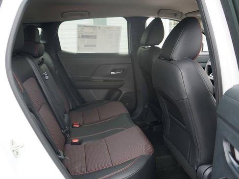 Used 2025 Nissan Kicks SR AWD/4WD image 28