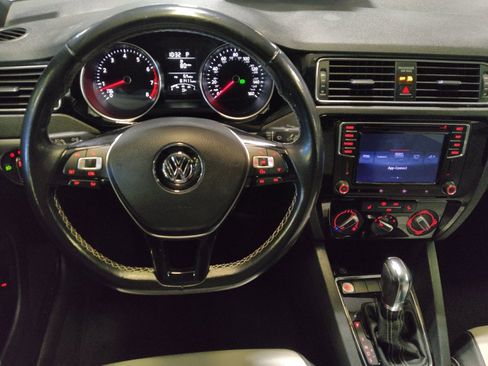 Used 2016 Volkswagen Jetta Sport image 22