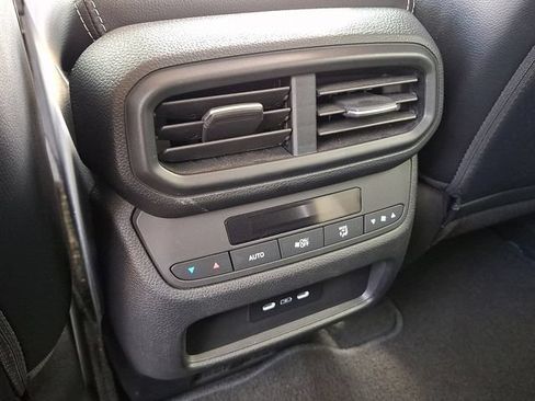 Used 2025 Honda Pilot EX-L image 18