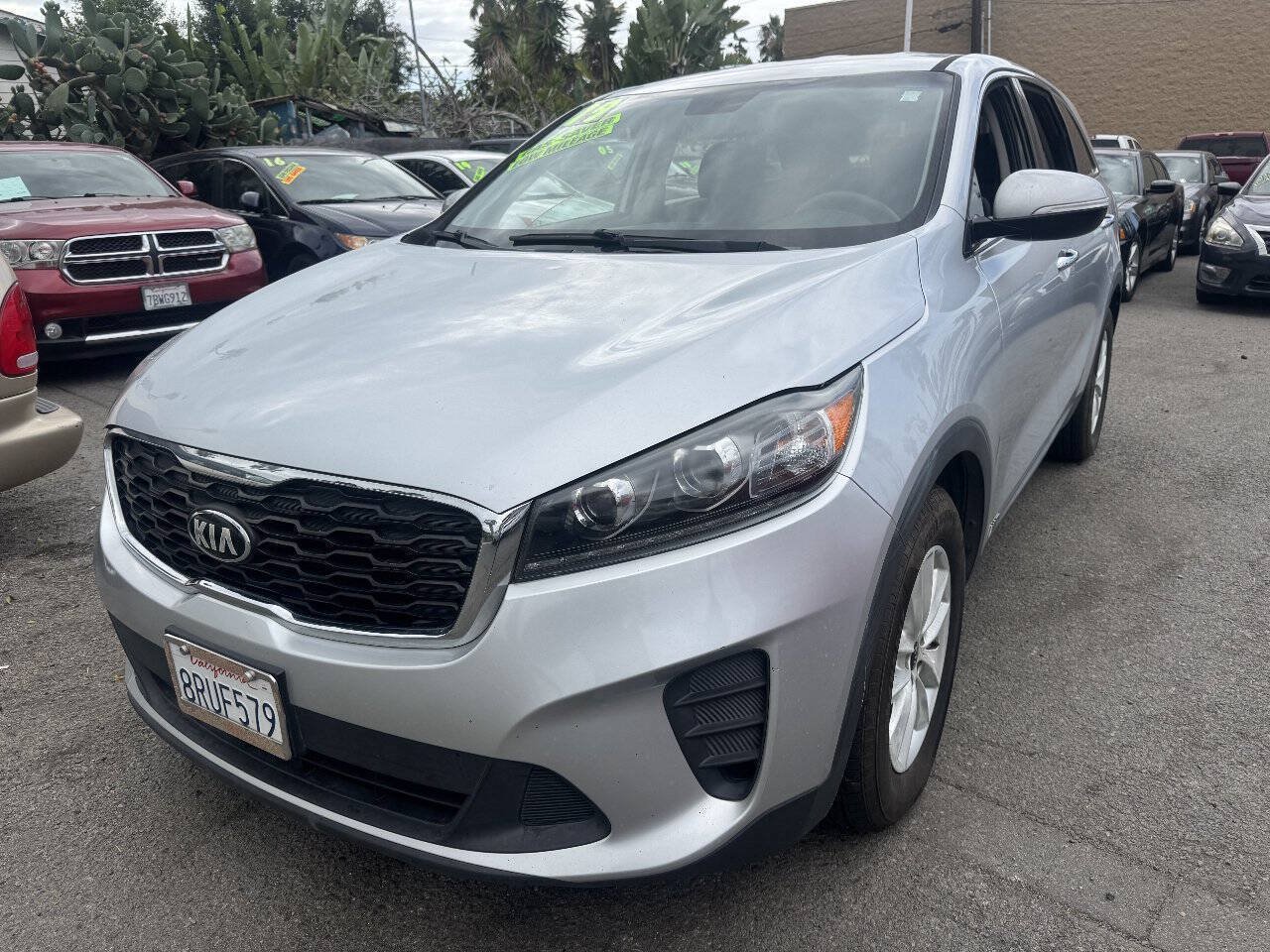 Used 2019 Kia Sorento AWD V6 image 2