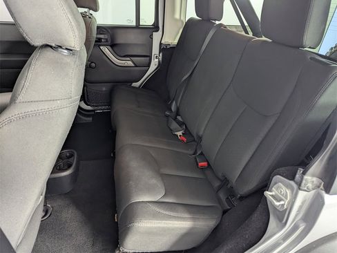 Used 2015 Jeep Wrangler Unlimited Willys image 25