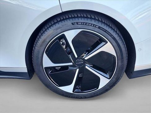 Used 2023 Lucid Air Touring image 25