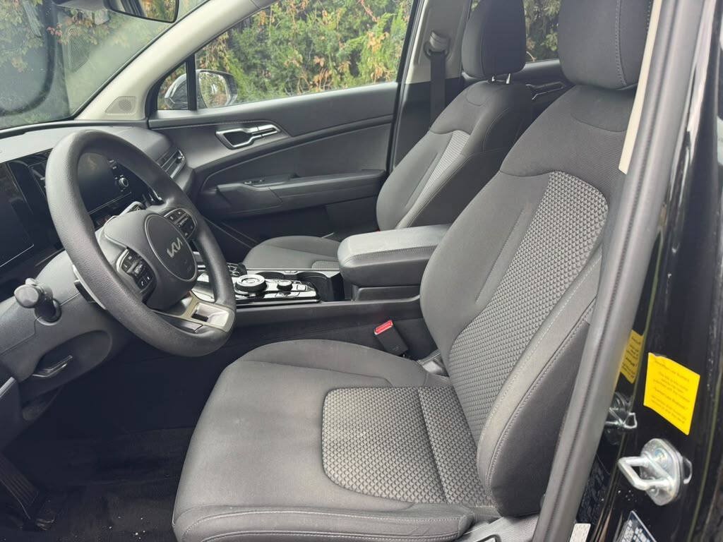 Used 2023 Kia Sportage LX FWD image 9
