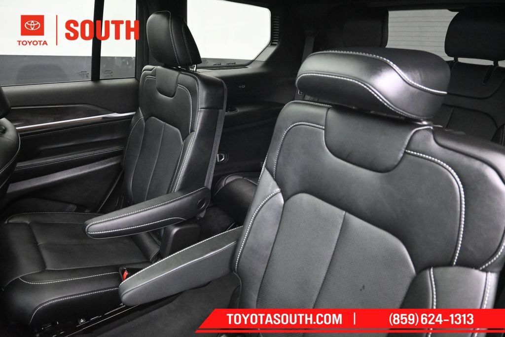 Used 2026 Jeep Grand Cherokee L Limited AWD/4WD image 29
