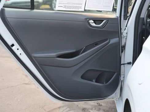 Used 2019 Hyundai Ioniq Plug-In Hybrid FWD image 19