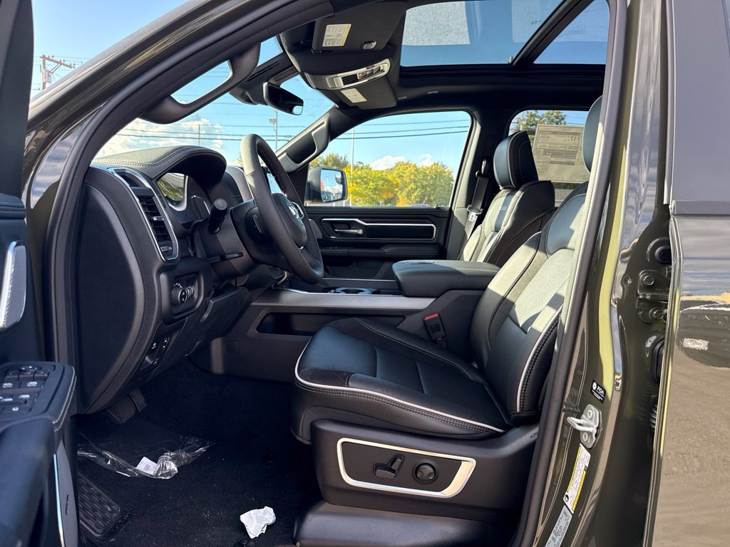 New 2027 RAM 1500 Laramie AWD/4WD image 17