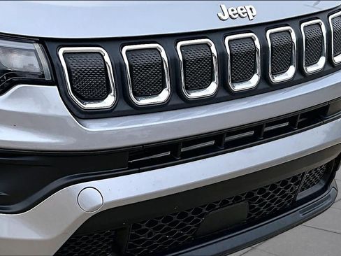 Used 2022 Jeep Compass Latitude AWD/4WD image 30
