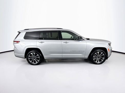 Used 2021 Jeep Grand Cherokee L Overland w/ Luxury Tech Group IV AWD/4WD image 11
