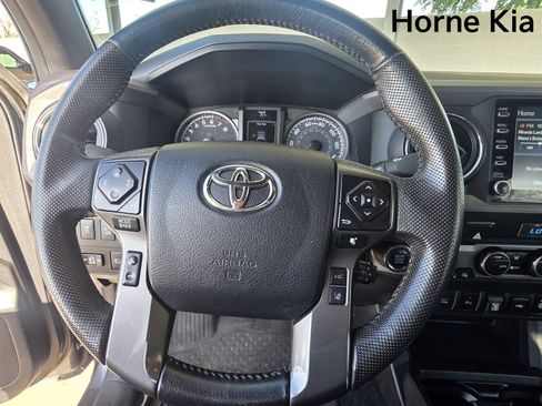 Used 2023 Toyota Tacoma TRD Sport image 22