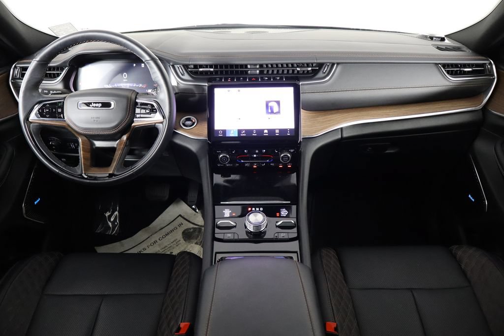 Used 2025 Jeep Grand Cherokee Summit AWD/4WD image 13