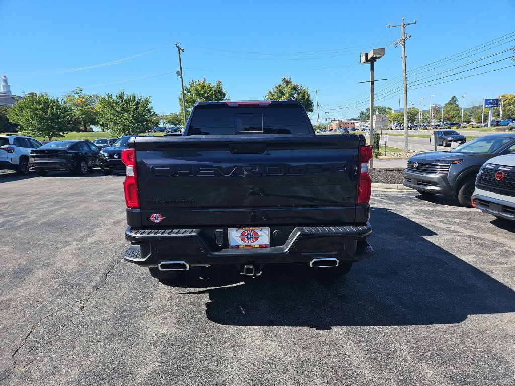 Used 2022 Chevrolet Silverado 1500 LT Trail Boss w/ Convenience Package II AWD/4WD image 4