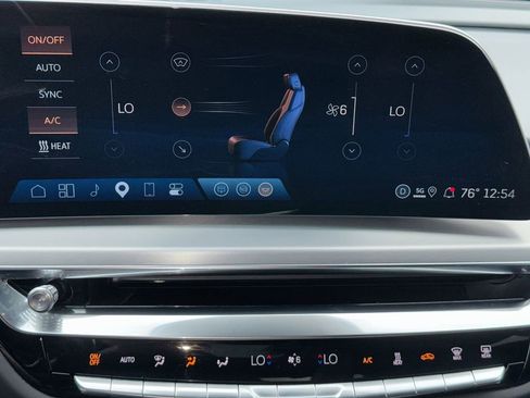 Used 2025 Cadillac Lyriq Sport AWD/4WD image 25